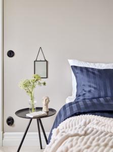 Fleecepläd Baloo Vit 130x170cm Nina Royal