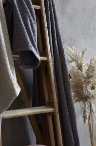 Nina Royal Diamond Badlakan 90x150cm Mörkgrå