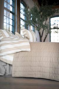 Överkast Dubbelsäng Greige 260x260cm Fondaco Kevin