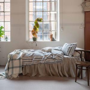 Randigt Påslakanset Niklas Blå/Vit 150x210cm Fondaco