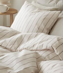 Randigt Påslakanset Dubbeltäcke Borganäs of Sweden Saga Beige 220x210cm