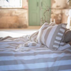 Påslakanset Randigt Tove Linnebeige 150x210cm Fondaco