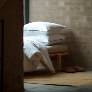 Örngott Satin Vit/Grå Kosta Linnewäfveri Alexandria 50x60cm