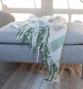 Pläd Fondaco Mia Grön Ullmix 130x170cm