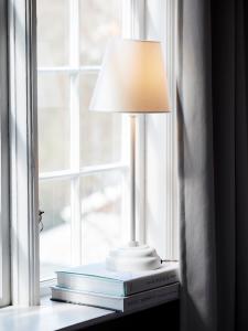 PR Home Bordslampa Lottie Offwhite 57cm