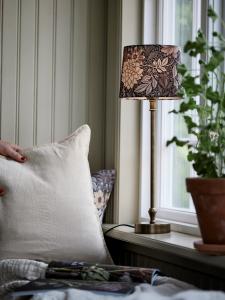 Bordslampa Mässing/Brun PR Home Liam Dahlia 55cm