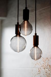 PR Home EDGE LED-Lampa E27 Rökfärgad 18,7cm