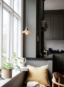 Fönsterlampa Skomakar Gul PR Home Ester 24cm