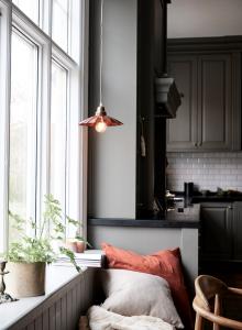 Fönsterlampa Skomakar Terrakotta PR Home Ester 24cm