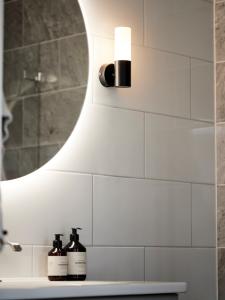 Vägglampa Svart PR Home Beta IP44 21cm