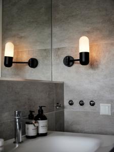 Vägglampa Glas Svart PR Home Zeta IP44 23cm