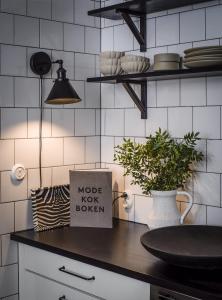 Vägglampa Svart Dimbar PR Home Anton18cm