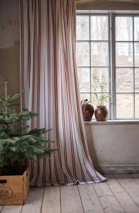 Randig Gardin Fondaco Hedvig Offwhite 140x250cm 2-Pack
