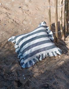 Randigt Kuddfodral Amalia Svart 45x45cm Fondaco