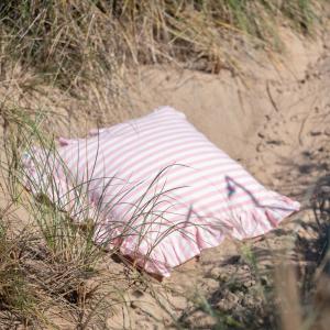 Randigt Kuddfodral Svea Rosa 45x45cm Fondaco