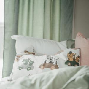 Ljusgrön Gardin 2-Pack Redlunds Eddie 140x250cm