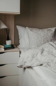 Påslakanset Bäckebölja Blommigt Dubbeltäcke Junis Beige 220x210cm Redlunds