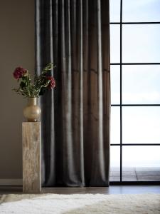 Sammetsgardin Estelle Mellangrå 2-Pack 135x320cm Svanefors