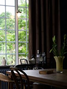 Sammetsgardin Estelle Mocca 2-Pack 135x280cm Svanefors