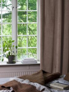 Sammetsgardin Estelle Sand 2-Pack 135x280cm Svanefors