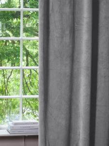 Sammetsgardin Estelle Silver 2-Pack 135x280cm Svanefors