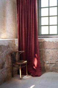 Sammetsgardin Vinröd Fondaco 2-Pack Esther 135x250cm