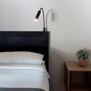 Sänglampa Artic Svart LED Dimbar 35cm Aneta Lighting