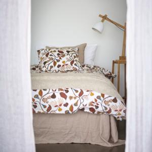 Satin Påslakanset Kosta Linnewäfveri Svanskog Beige 150x210cm