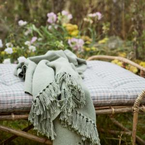 Sittdyna Rutig Grå/Blå/Offwhite/Vinröd 70x180cm Madam Stoltz