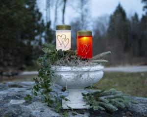 Gravljus Solcell Röd Star Trading Hearty 12cm