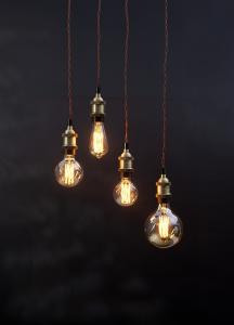 LED-Lampa E27 ST64 Guld Dimbar 3,7W Star Trading Vintage 14,2cm