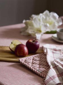 Svanefors Kitty Grytlapp Röd