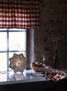 Svanefors Mary Servett Röd 45x45cm