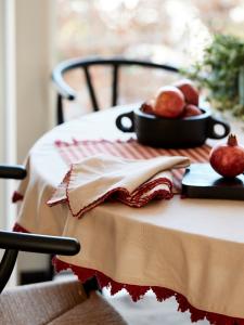 Rund Duk Stine Röd Ø160cm Svanefors