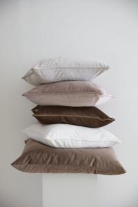 Kuddfodral Sammet Elise 45x45cm Beige Svanefors