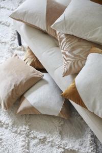 Kuddfodral Sammet Elise 45x45cm Gul Svanefors