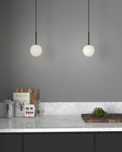 Taklampa Pendel Glas Opal/Svart Dimbar Herstal Ballon 14cm