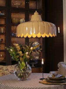 Taklampa PR Home Wells Lejongul/Guld 45cm