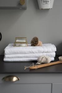 Handduk Frotté Vit 50x70cm Textilgruppen Sierra