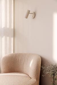 Vägglampa Beige Globen Lighting Hubble 15cm