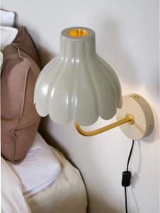 Vägglampa Wells Beige 21cm PR Home