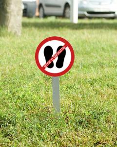 Beträd ej gräsmattan, rund 130x130mm med pinne i alu