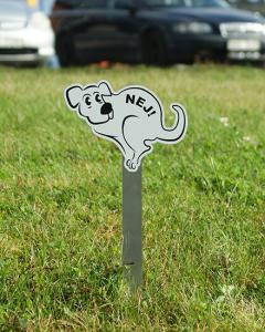 Hundbajsskylt, figur 155x120mm med pinne i alu