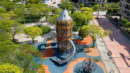 Galatatornet, med stålrutsch