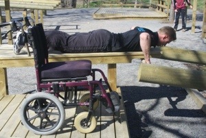 Bröstpress för rörelsehindrade