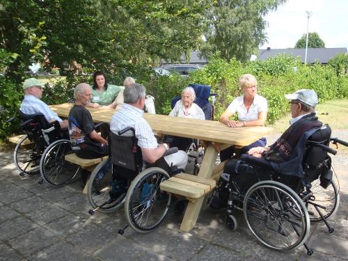 Tillgängliga Långbordet 6+6