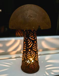 Svamp med värmeljushållare i botten Lind Decoration