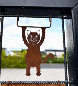 Skylt till armeringsjärn Katt som gungar Lind Decoration