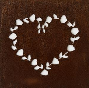 Skylt till armeringsjärn Hjärta med blommor Lind Decoration