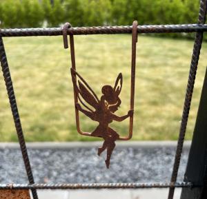 Älva som gungar till armeringsnät Lind decoration